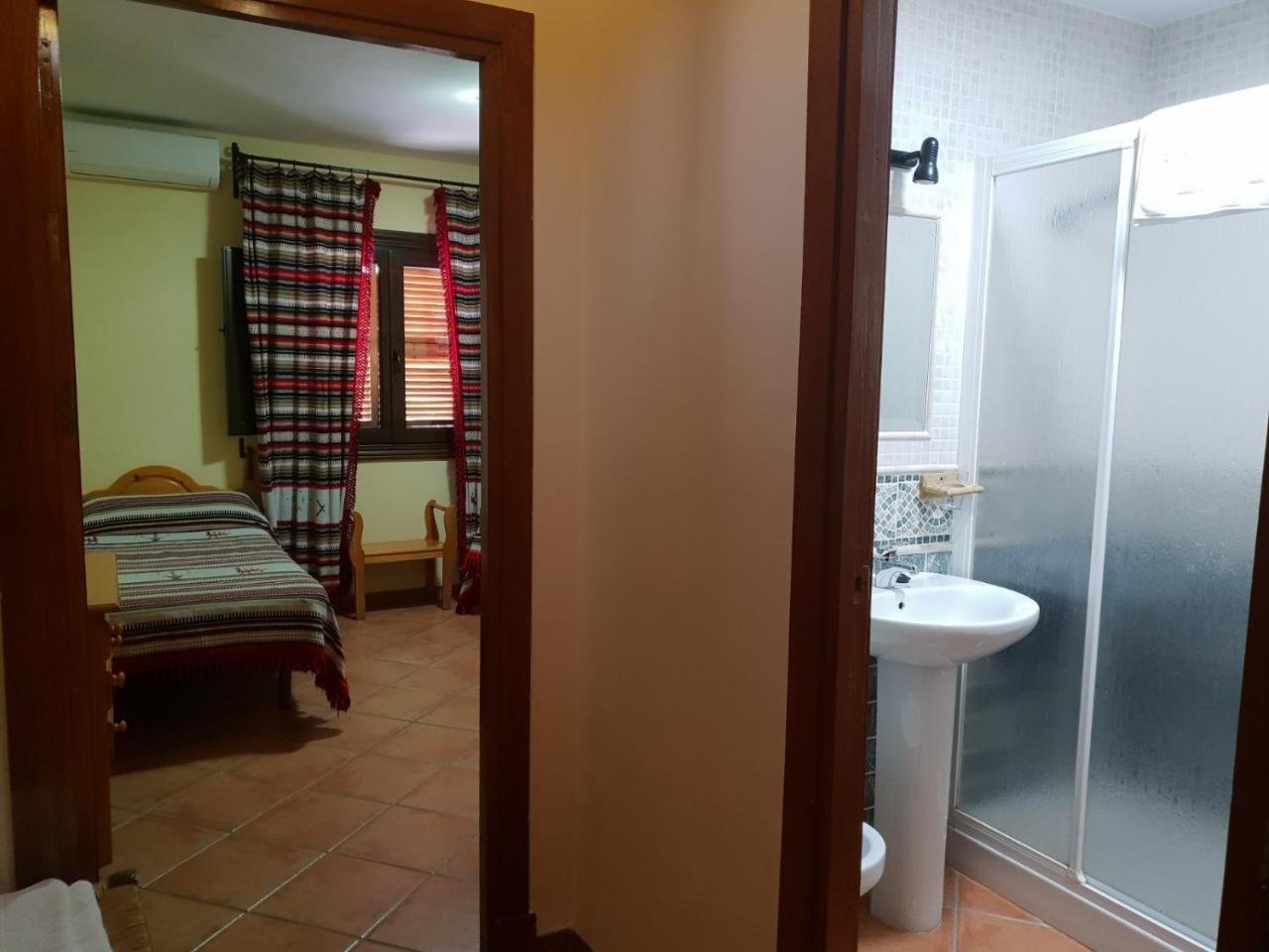Hostal Pampaneira Exterior photo